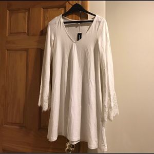 NWT! Express gorgeous Bell sleeve dress